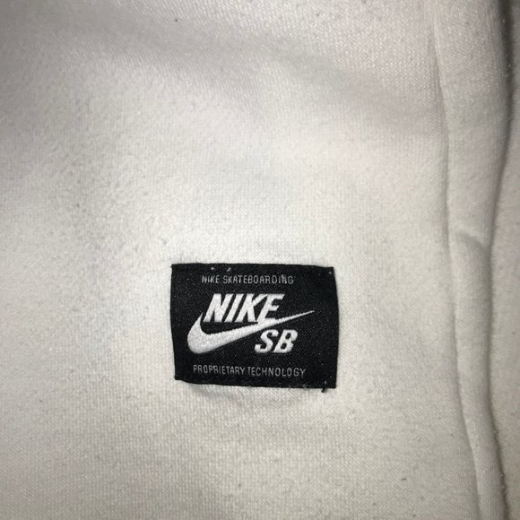 WHITE NIKE SB HOODIE (S) - Picture 4 of 5